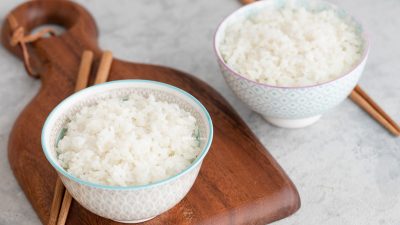 Makan Nasi Hangat atau Dingin, Mana Lebih Sehat?