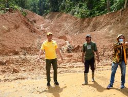 Tinjau Longsor, Wakil Walikota Palopo Ingatkan Masyarakat Tetap Waspada