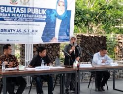 Fadriaty Gelar Konsultasi Publik Ranperda Transformasi Perpustakaan