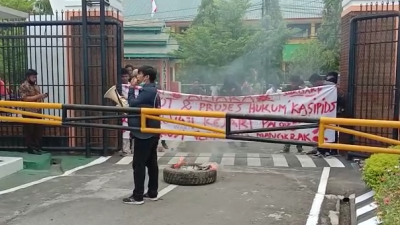 Mahasiswa Tuntut Kejati Copot Kajari dan Kasi Pidsus Kejari Palopo