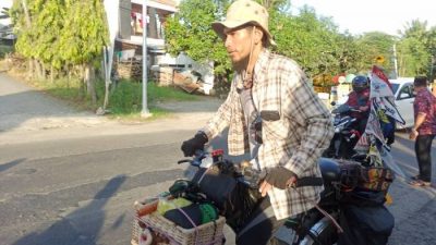 Kisah Andi Riswan Mattoreang, Pria Asal Palopo Memilih Mudik dengan Bersepeda dari Merauke