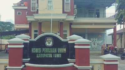Tiang Penyangga Lantai II Mulai Retak, Kantor KPU Luwu Terpaksa Dikosongkan