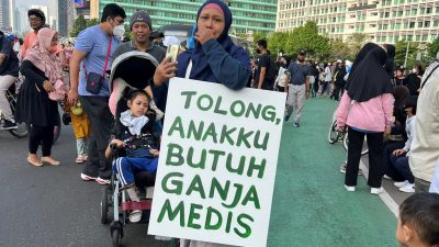 Viral! Seorang Ibu Minta Tolong Anaknya Butuh Ganja Medis