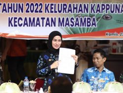 Bupati Luwu Utara Serahkan 100 Sertifikat Tanah Gratis di Kelurahan Kappuna