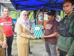 51 Kelompok Nelayan di Luwu Utara Terima Bantuan Mesin Tempel