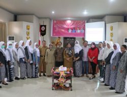 Indah Apresiasi Kinerja Bidan di Luwu Utara