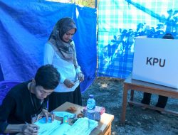 Pantau Pelaksanaan Pilkades, Bupati Indah Minta Cakades Terima Hasil Pilkades