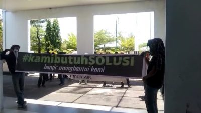 Demo Minta Solusi Banjir, Warga Amassangan: Jangan Nanti Ada Korban Baru Bertindak