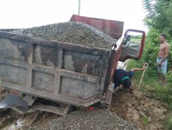 Dear Bupati Wajo, Warga Keluhkan Akses Temmabarang-Ceppaga Berlumpur