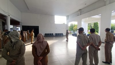 Apel Pagi, Sekwan Minta Pegawai DPRD Palopo Tingkatkan Kedisiplinan