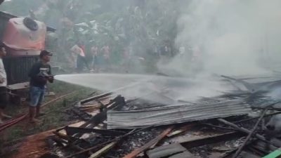 Dua Rumah di Balantang Luwu Timur Ludes Terbakar