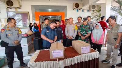 Asrul Sani Hadiri Penerimaan Logistik Surat Suara Pilpres