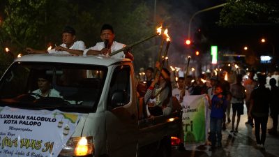 Ribuan Warga di Palopo Ikuti Pawai Obor Malam Takbiran