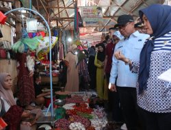 Jelang Lebaran, Pj Wali Kota Palopo Tinjau Harga Pangan