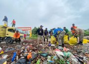 Asrul Sani Pimpin Langsung Aksi Bersih-bersih Sampah