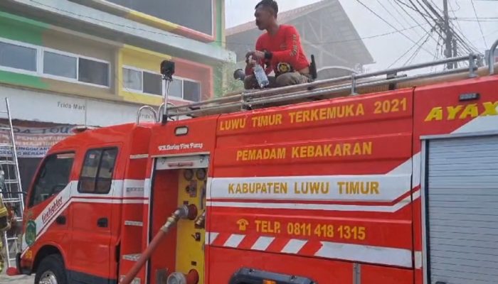 Gudang Barang Frida Mart Terbakar, Api Diduga Berasal Dari Korsleting Mesin Lift