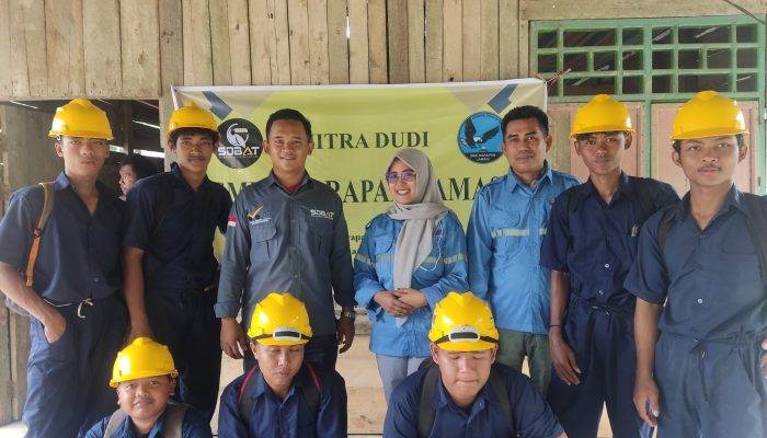 35 Siswa SMK Harapan Lamasi Observasi Alat Berat, Instrukturnya Jebolan PT UT