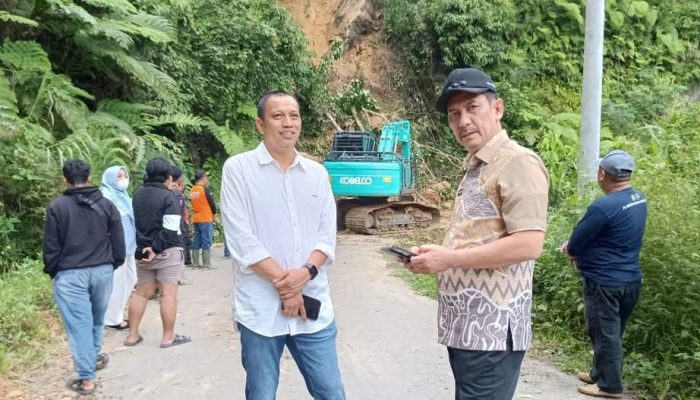 Gerak Cepat Pemkot Palopo, BPBD dan Dinas PUPR Langsung Evakuasi Material Longsor di Latuppa
