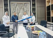 Dukung Aktivitas Ekonomi Kerakyatan, Pemkot Palopo Serahkan Bantuan Payung untuk Pelaku UMKM