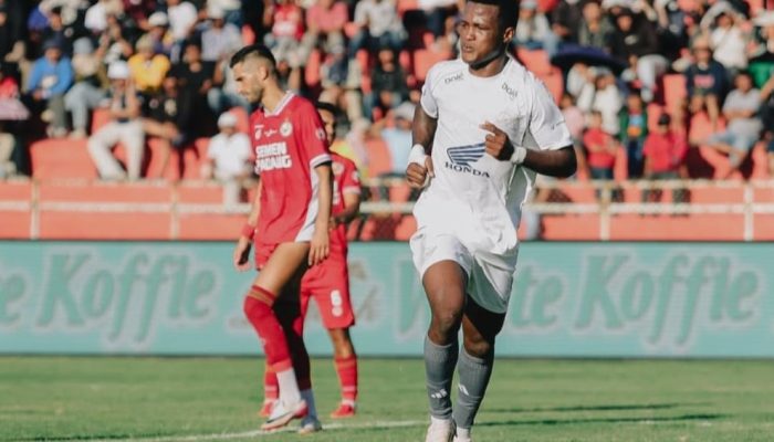 Cedera Belum Pulih, Abu Kamara Diragukan Perkuat PSM Makassar Lawan Arema